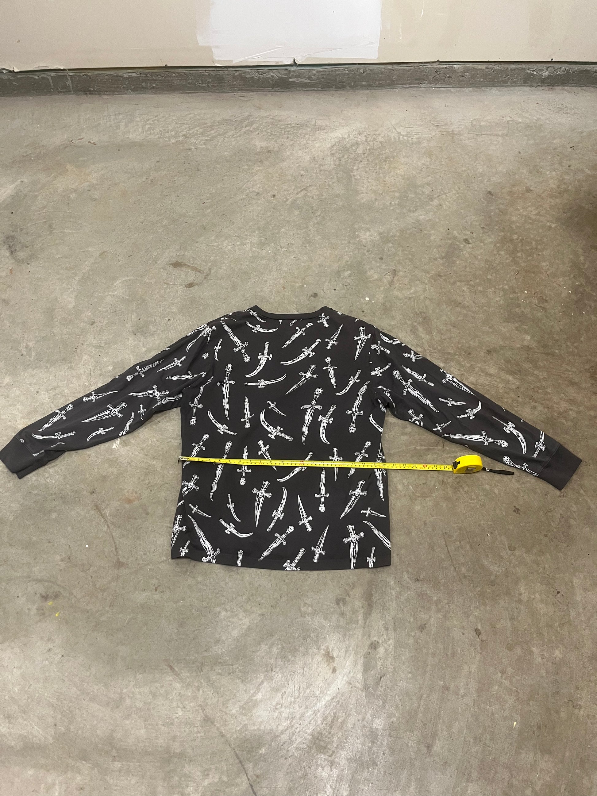 Supreme Dagger L/S – Five5fivearchive