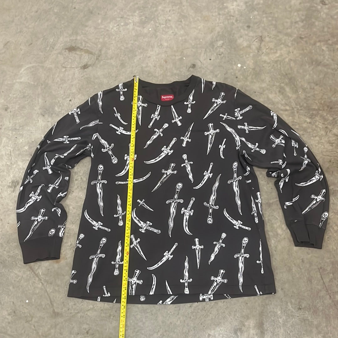 Supreme Dagger L/S – Five5fivearchive